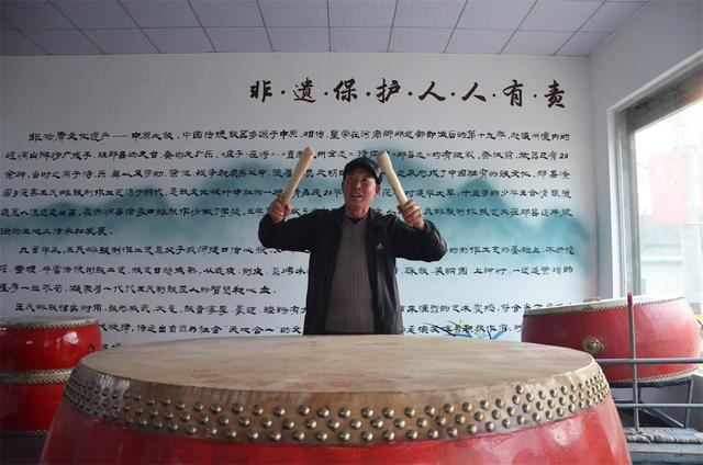 鼓皮是什么做的，鼓皮是由什么材质做成的（河南农民用传统技艺制作大鼓）