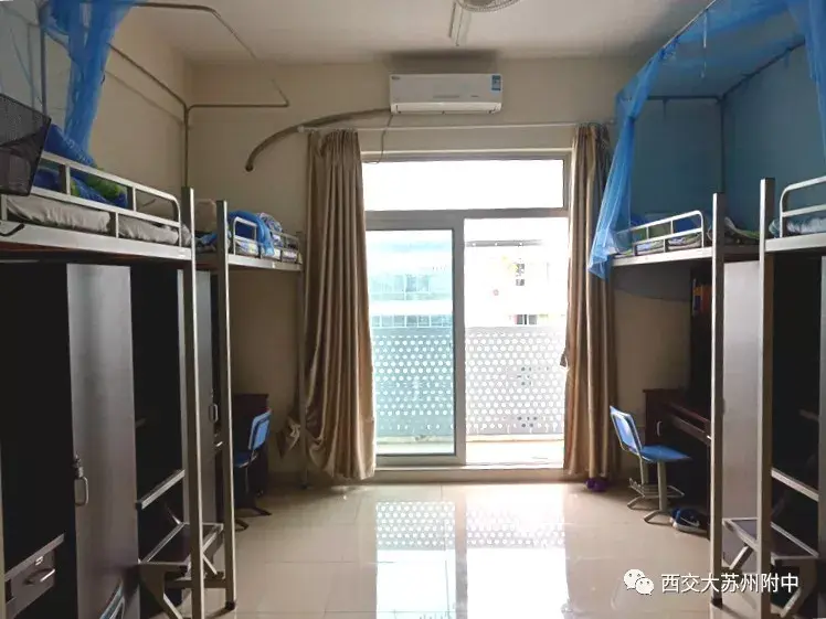 高中宿舍图片(普通高中宿舍图片)