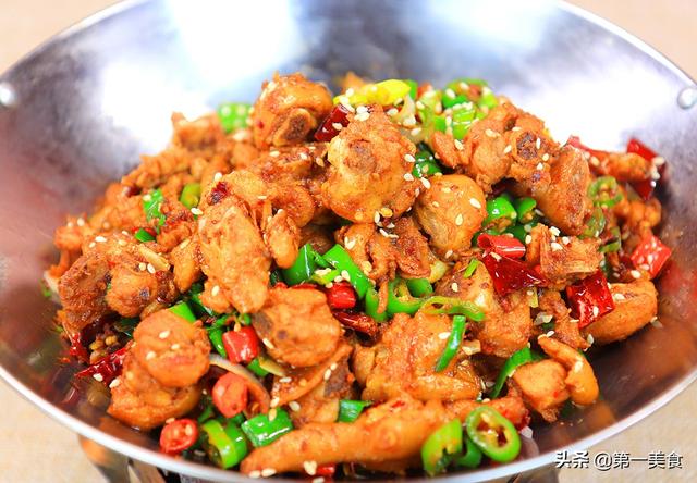 干锅鸡的制作方法，风干鸡的制作方法及配方（“干锅鸡”在家怎样做省油还鲜香）