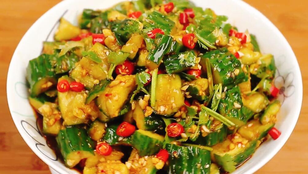 【拌黃瓜】做法步驟圖 爽脆又開胃 一看就會-起舞食譜網