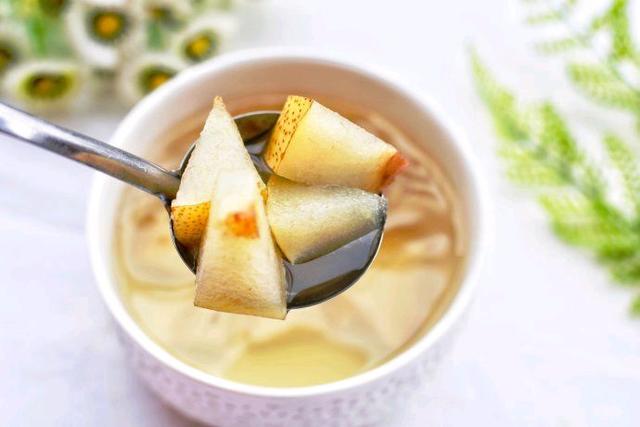 银耳和罗汉果红枣梨能一起煮吗，季节交替多喝罗汉果雪梨汤