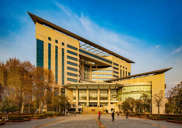 湖北大学是双一流高校吗，2022湖北双一流大学名单（湖北大学连续两年进入全国百强）