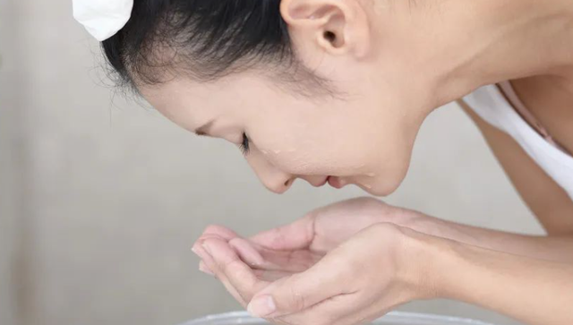 面膜敷多长时间最好，伊肤泉水晶面膜敷多长时间最好（正确敷面膜的方法教给你）