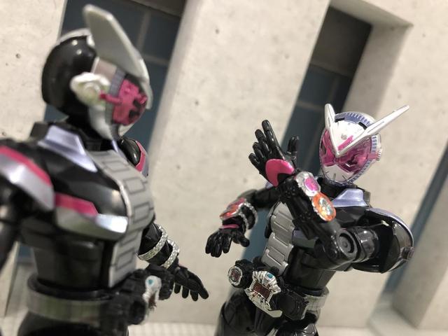 ps怎么镜像翻转，ps里怎么镜像翻转（装动镜世界版假面骑士时王登场）