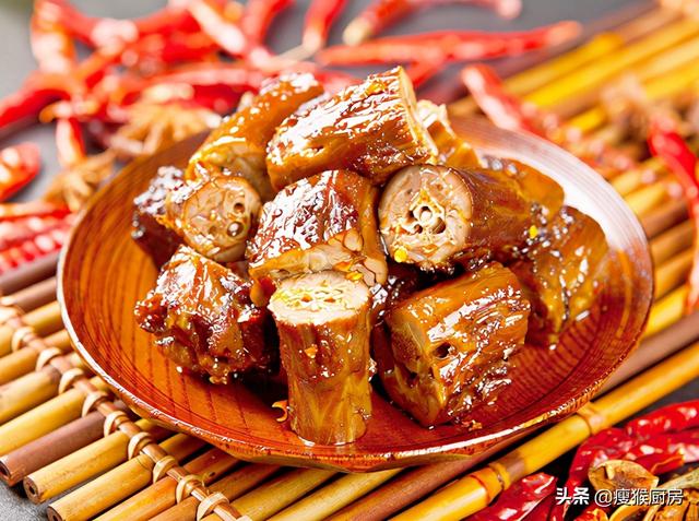 绝味鸭脖是哪的，绝味鸭脖是哪的特产（全国最出名的三家鸭脖）