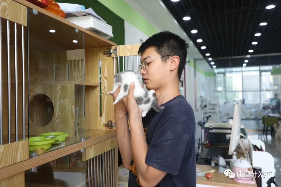 圣宠宠物店(附近哪有宠物市场)