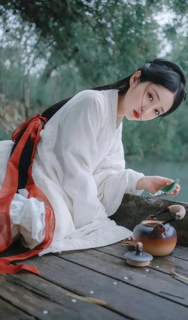 煮海歌中主要涉及何人，煮海歌中主要涉及什么人（叶嘉莹诗词漫谈‖柳永《煮海歌》《凤归云》）