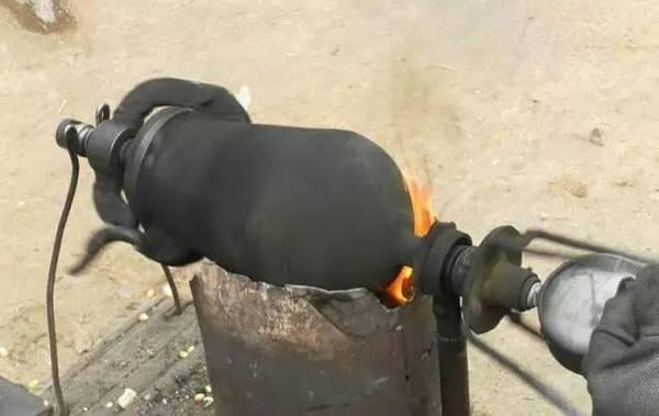 老式爆米花香脆用什么方法，老式爆米花的做法（只有农村人才知道的老式大炮爆米花机）