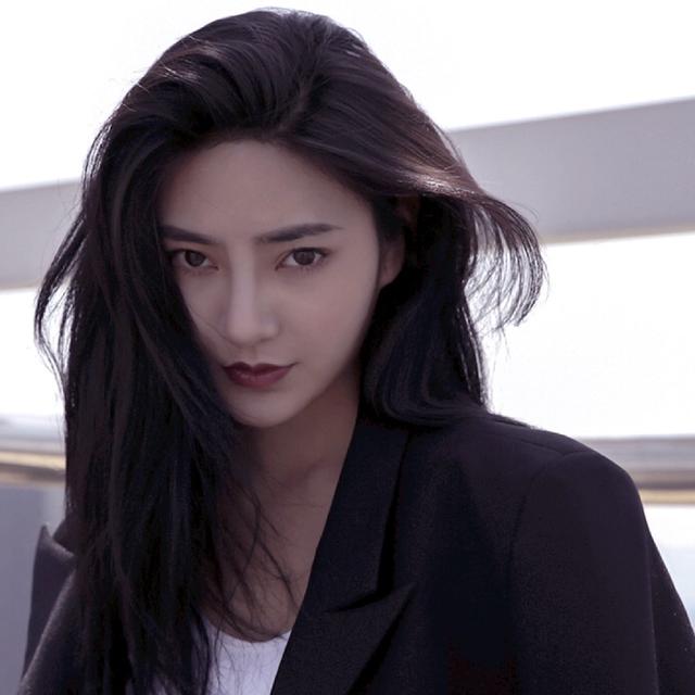 时尚气质女头/女孩子的气质要有也要有素质，微信头像，时尚气质女头/女孩子的气质要有也要有素质（有气质的女生头像）