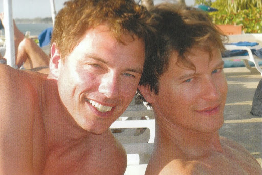 火炬木小组下载，英国最甜情侣是他俩（火炬木小组第一季在线下载）