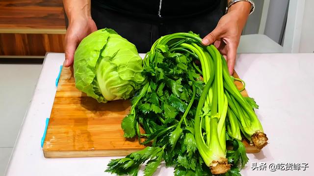 辣椒叶咸菜的做法，辣椒叶咸菜的做法视频（这样做的腌菜才好吃）