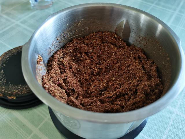 自制五香粉的配方，自制五香粉的做法大全（就是用这些材料磨出来的）