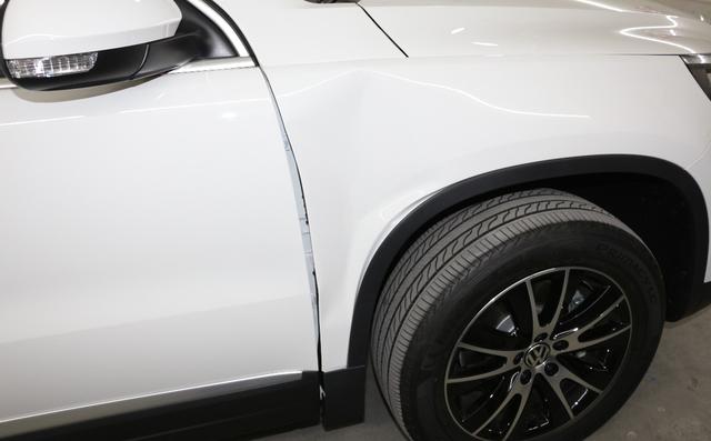 凹陷修复多少钱一个坑，车被撞凹进去维修大概多少钱（车身钣金无痕修复一般多少钱）