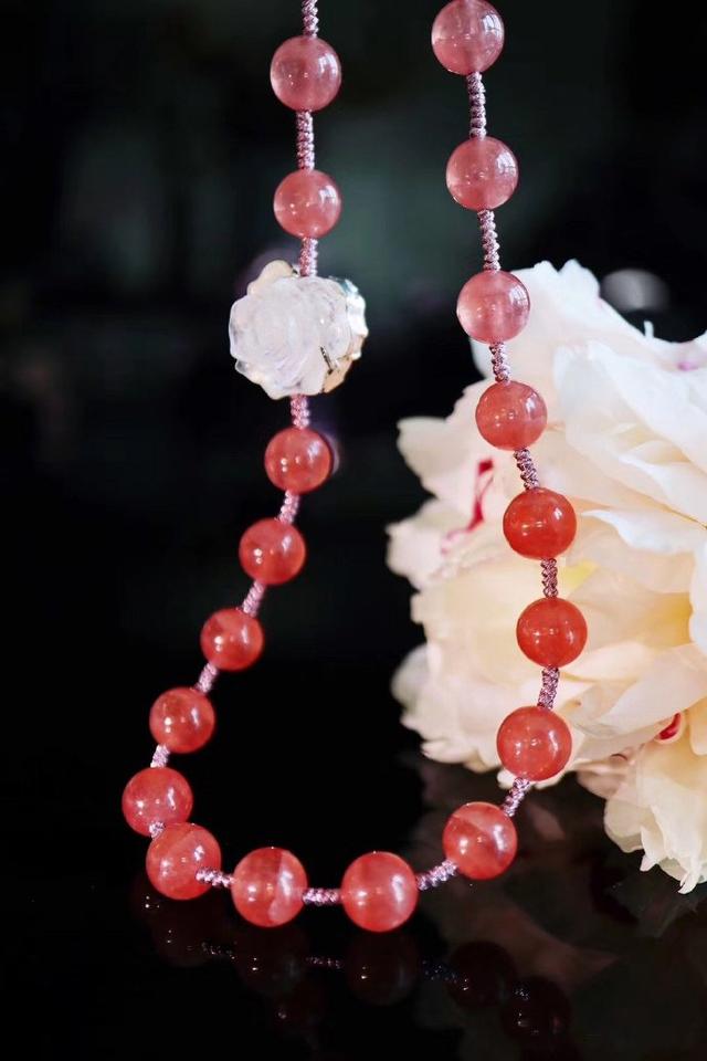 双鱼座戴什么宝石，双鱼座的星座宝石（专属十二星座的宝石）