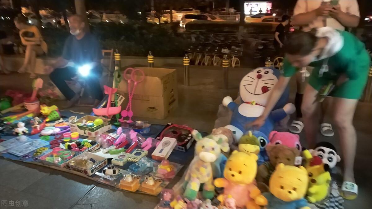 摆地摊赚钱吗(适合新手摆地摊做的小本生意)