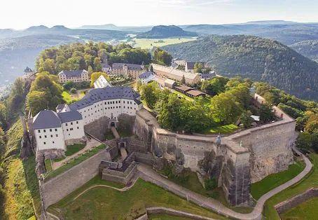 好听的城堡名字，有诗意的城堡名字（王的荣耀披着铠甲）