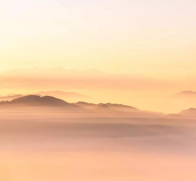 四姑娘山在哪里，四姑娘山在哪里住宿（四川又一处顶级观景平台）