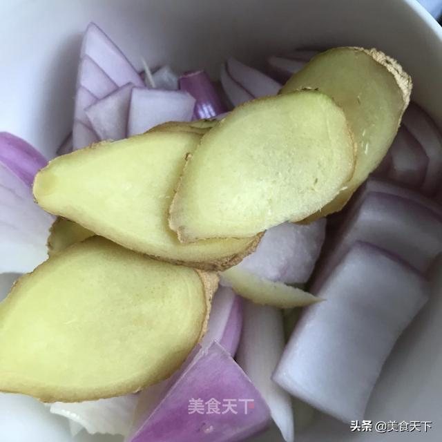 胡萝卜切丝怎么切，胡罗卜怎么炒好吃（看看别人家胡萝卜的做法）