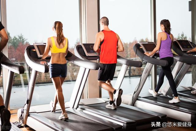 跑步机怎么使用，跑步机怎么使用操作（不用去户外也能轻松跑步）