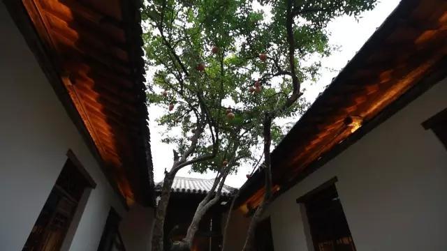 cf寂静村怎么上房，cf寂静村怎么跳上高台（这座晚清废屋变成中式豪宅）