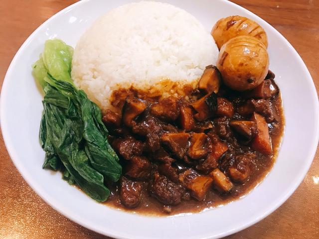 卤肉饭的做法及配料，卤肉饭配料做法（味道浓香、肉汁鲜美）