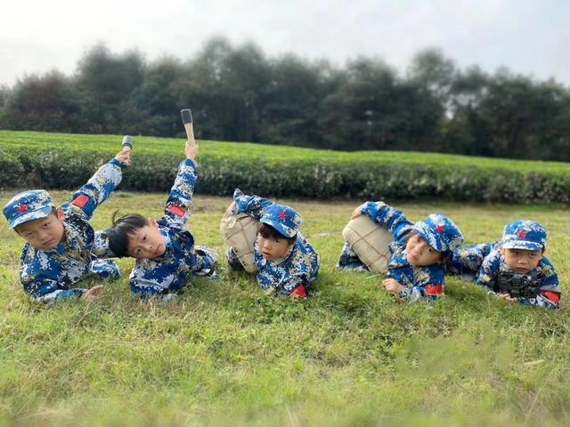 安全教育视频小学生幼儿园，幼儿园大班安全教育（童军连军警课讲解幼儿六大安全教育）
