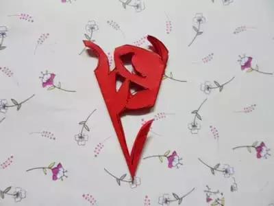 剪纸窗花图文步骤，剪纸窗花简单教程（新年在家自制创意窗花剪纸~）