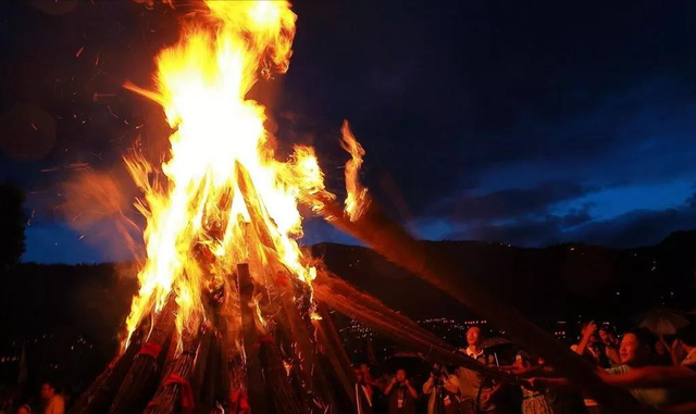 景颇族的传统节日，景颇族的节日（盘点那些年云南少数民族的特色节日）