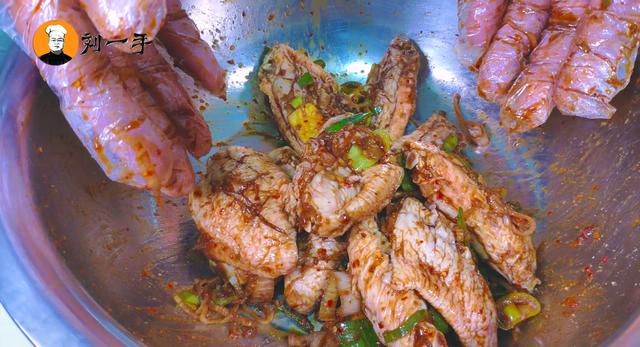 烤鸡翅中的做法，香辣烤鸡翅最好吃的做法