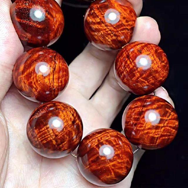 紫檀手串怎么鉴别，鉴定小叶紫檀的5种方法