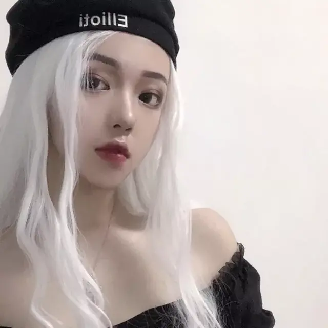 念七 精致女生染发社会酷头像微信，念七 精致女生染发社会酷头像（各种发色的小姐姐头像）