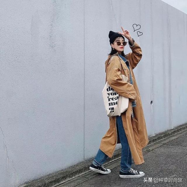 透明校服这样穿可以避免尴尬，透明校服这样穿可以避免尴尬嘛（这3种风格美呆了）