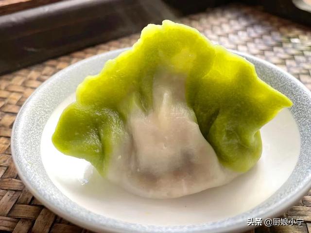 彩色饺子皮怎么做，彩色饺子皮怎么做不变色窍门（冬至教你做彩色饺子）