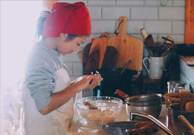 日本人通常吃的10种早餐，日本人传统的早餐（看了这位日本妈妈烹饪的早餐）