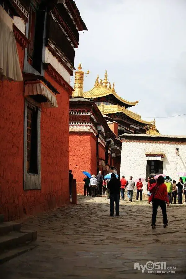 我的家乡在日喀则是什么歌，我的家乡在日喀则是什么歌歌词是什么意思（行走在通天的路上<中>）