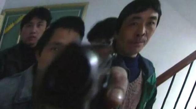 西安凶杀大案，西安大案董雷原型（出动一万人捉拿《121枪杀大案》凶手）