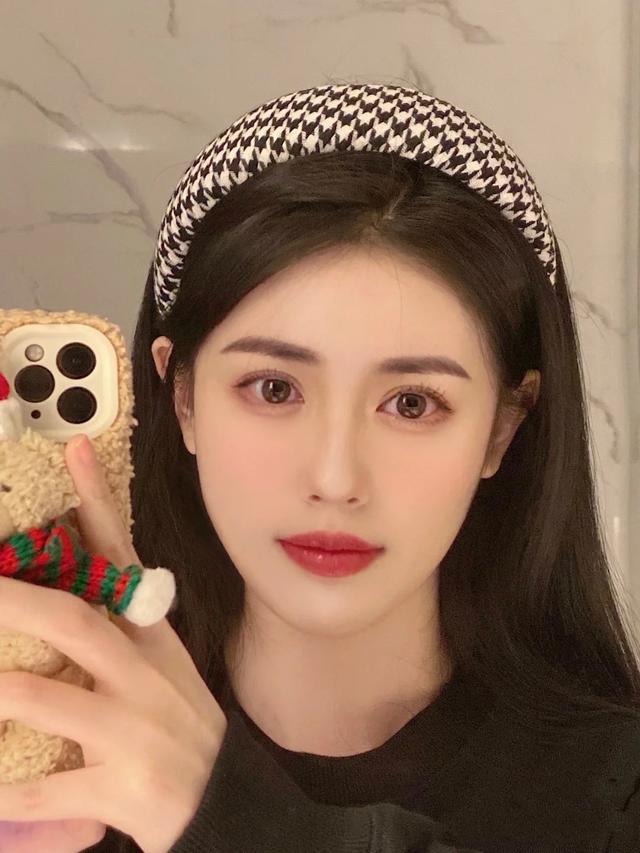 睫毛膏怎么卸妆，睫毛膏怎么卸妆不喜欢卸睫毛膏对眼睛有哪些坏处（睫毛膏怎么卸比较干净）