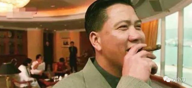 流氓大亨 周润发，周润发郑裕玲谈接吻感受（“流氓大亨”的风流与沧桑）