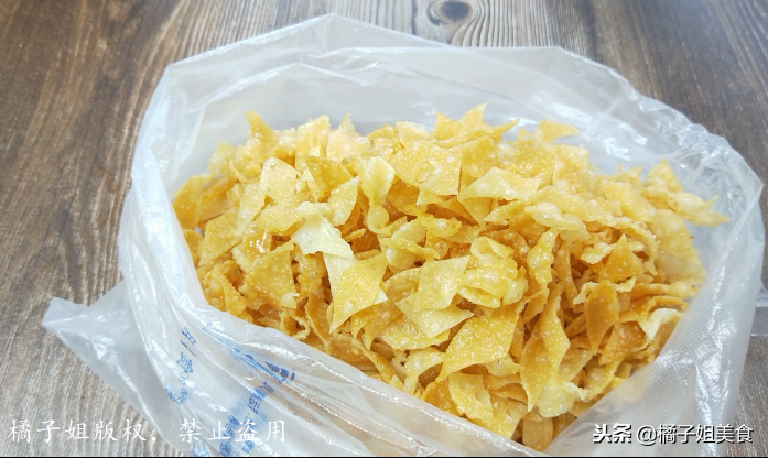 【油炸馄饨皮】做法步骤图  鲜香美味吃不够-起舞食谱网