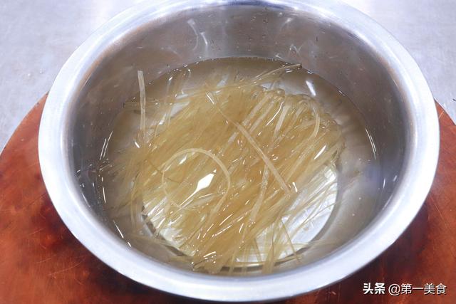 白菜炒粉条的做法最正宗的做法，大白菜炒粉条这么做