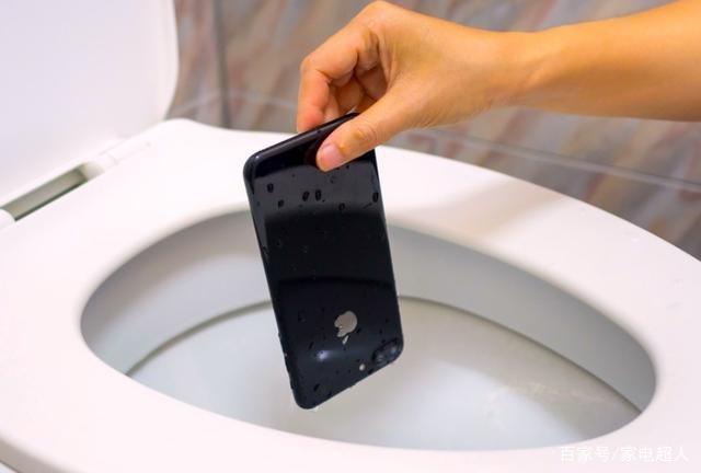 苹果清理喇叭灰尘，怎么清理苹果喇叭灰尘（如何正确清洁你的iPhone）