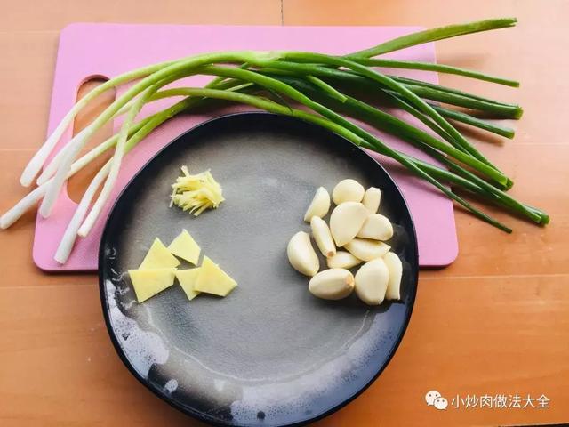 鸭胗和鸭肫的读音，鸭肫的读音（夏日凉菜精选——凉拌鸭肫）