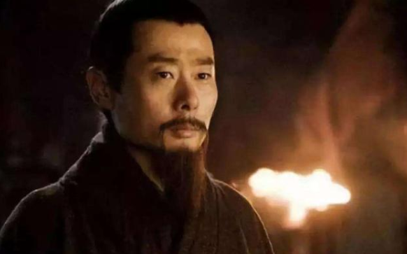 赤壁之战的故事，三国赤壁战役故事（刘备被曹操围攻孙权出手相救）