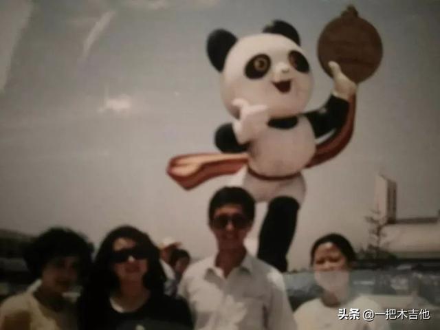 舞女泪歌词，舞女泪歌曲原唱（还记得年少时的梦吗）