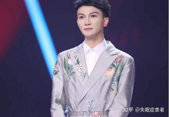 周深为什么是女声，牛仔很忙周深（都说只不过是靠音色走到今天）