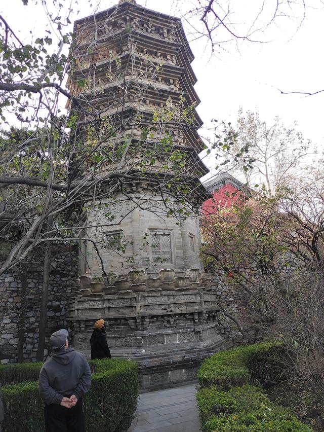 戒台寺与潭柘寺区别，戒台寺与潭柘寺区别是什么（戒台寺一日游）