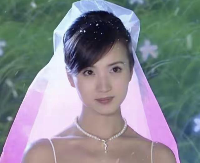 42岁陈好时隔6年重返荧幕！双马尾造型清纯，首次与黄晓明演夫妻