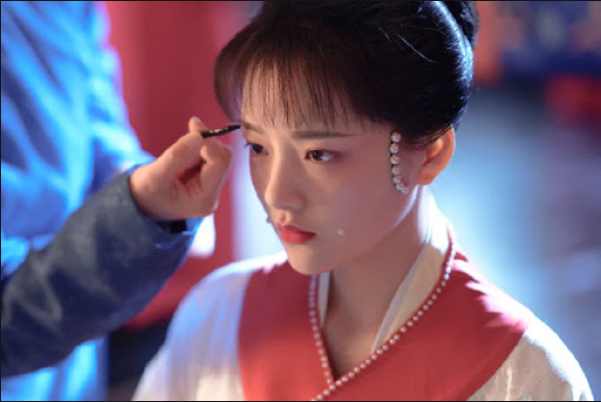 蝴蝶过山门，蝴蝶过山门 轻舟过重山（所谓同事就是在同一个工事中挖坑）