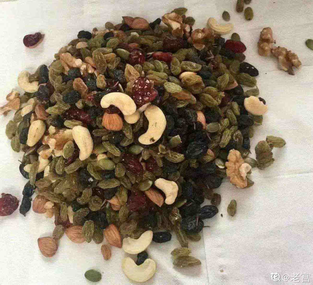 葡萄干怎么保存，葡萄干储存温度（葡萄干的制作方法太奇特）