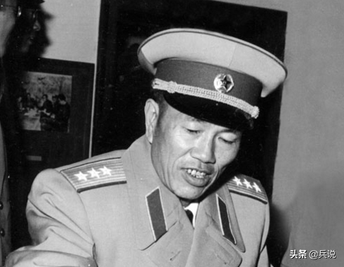 邓华将军的子女简介，邓华将军传电子书（彭总第一助手邓华）